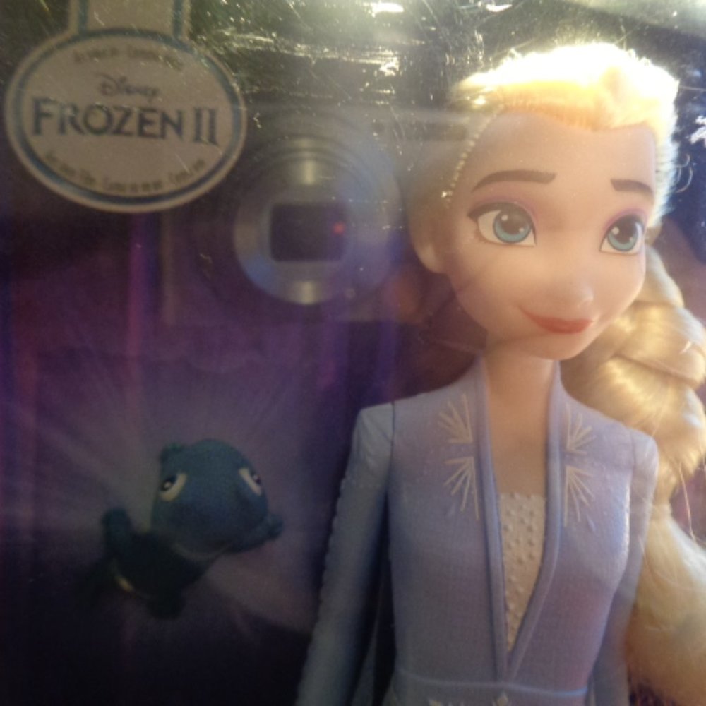 Disney Frozen II Elsa Doll With Olaf & Bruni At Her Side 11" Tall Hasbro, Sealed - Picture 4 of 6